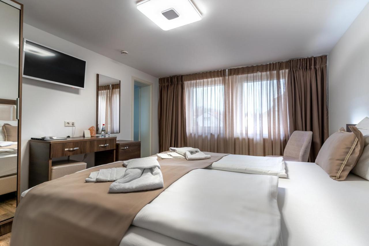 Hotel Myrsini Kirchentellinsfurt Exteriér fotografie